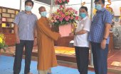 Các đồng chí lãnh đạo huyện thăm, tặng quà chức sắc, tăng ni nhân dịp lễ Phật đản - Phật lịch 2565, dương lịch 2021